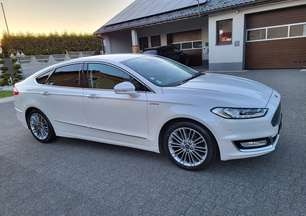 Ford Mondeo cena 78900 przebieg: 149000, rok produkcji 2018 z Hrubieszów małe 781